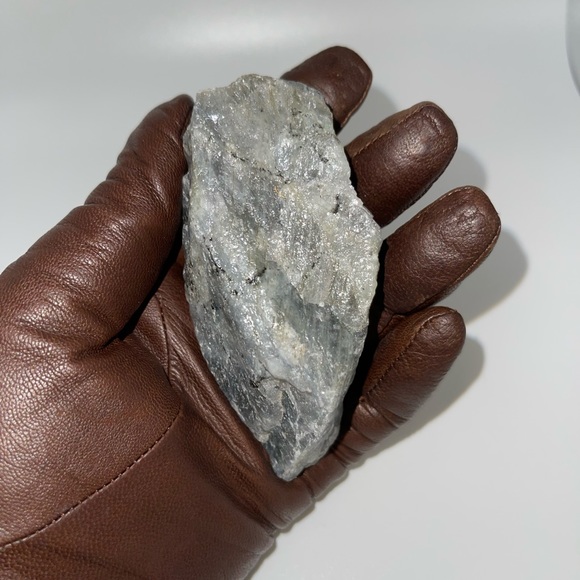 Raw Labradorite chunk A. - Picture 3 of 16